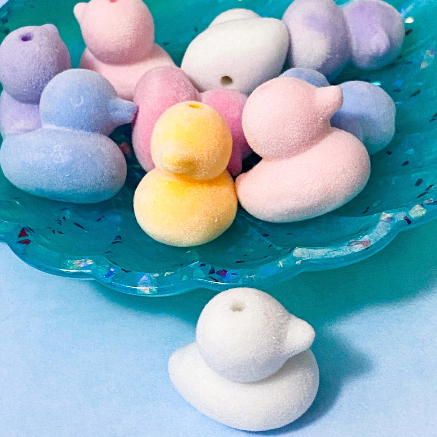 soft flocked bead beads large jumbo big duck ducks duckling ducklings furry fuzzy blue lilac pink yellow white uk cute kawaii craft supplies shop store bargain beaded pen pens build your own make jewellery fun