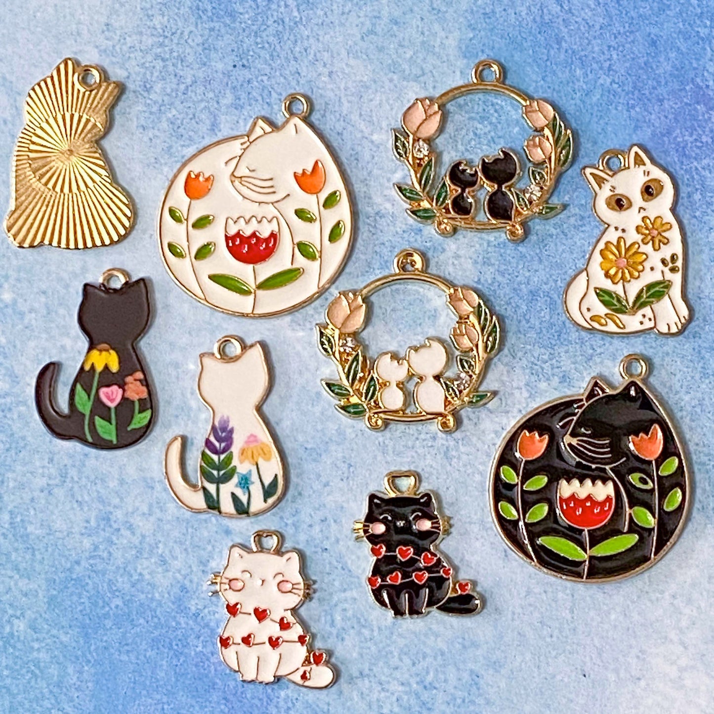 Half Price! BLACK & WHITE CATS Gold Tone Metal Enamel Charm