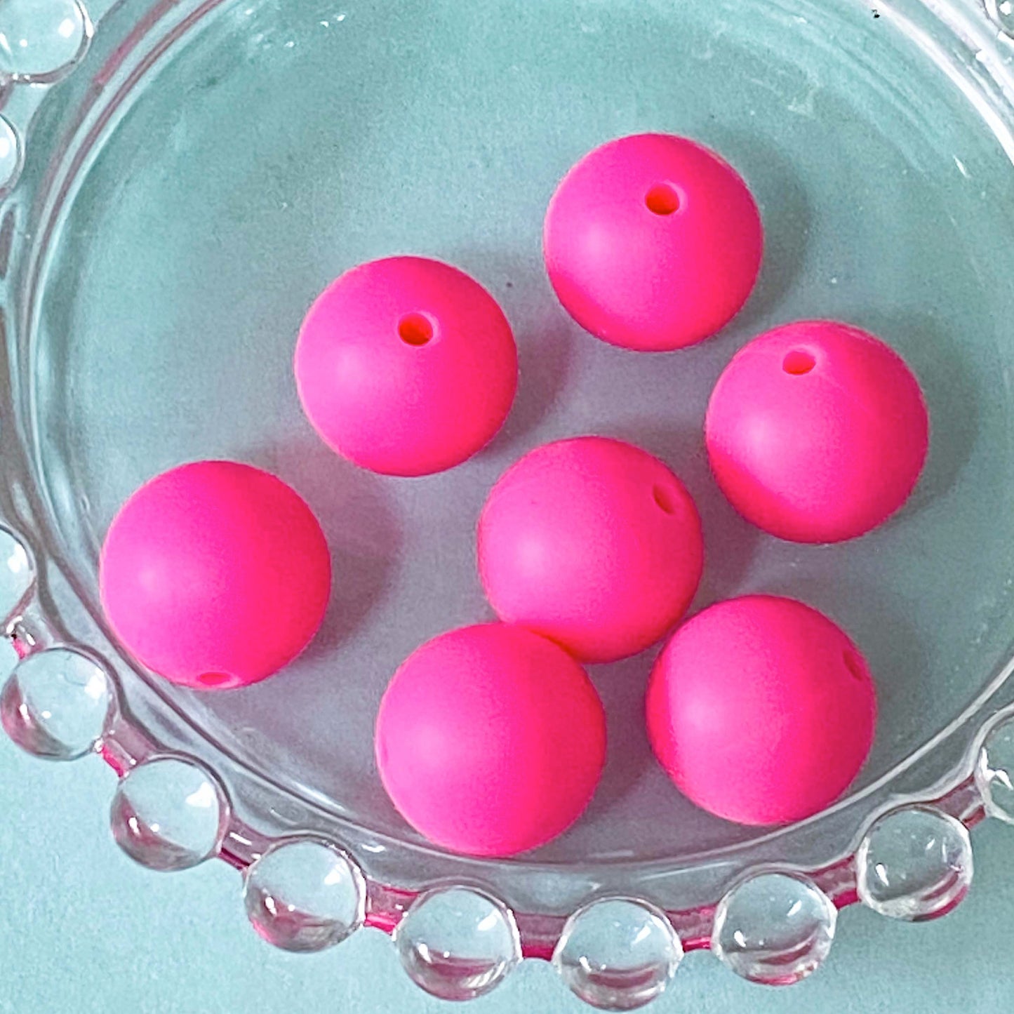 chocolate brown and hot pink silicone bead beads festive christmas craft supplies shop store uk cute kawaii make your own beaded pen pens jewellery making gift gifts round 15mm 27mm chunky huge large big pattern patterned floral