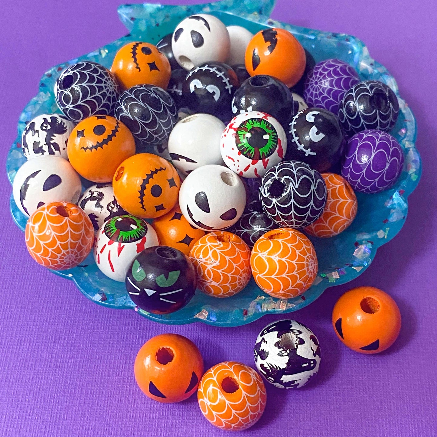 wood wooden bead beads 15mm 16mm halloween spooky purple orange black white large big jumbo uk cute kawaii craft supplies shop store jewellery making pumpkin pumpkins black cat cats ghost ghosts spiders web webs eyeball