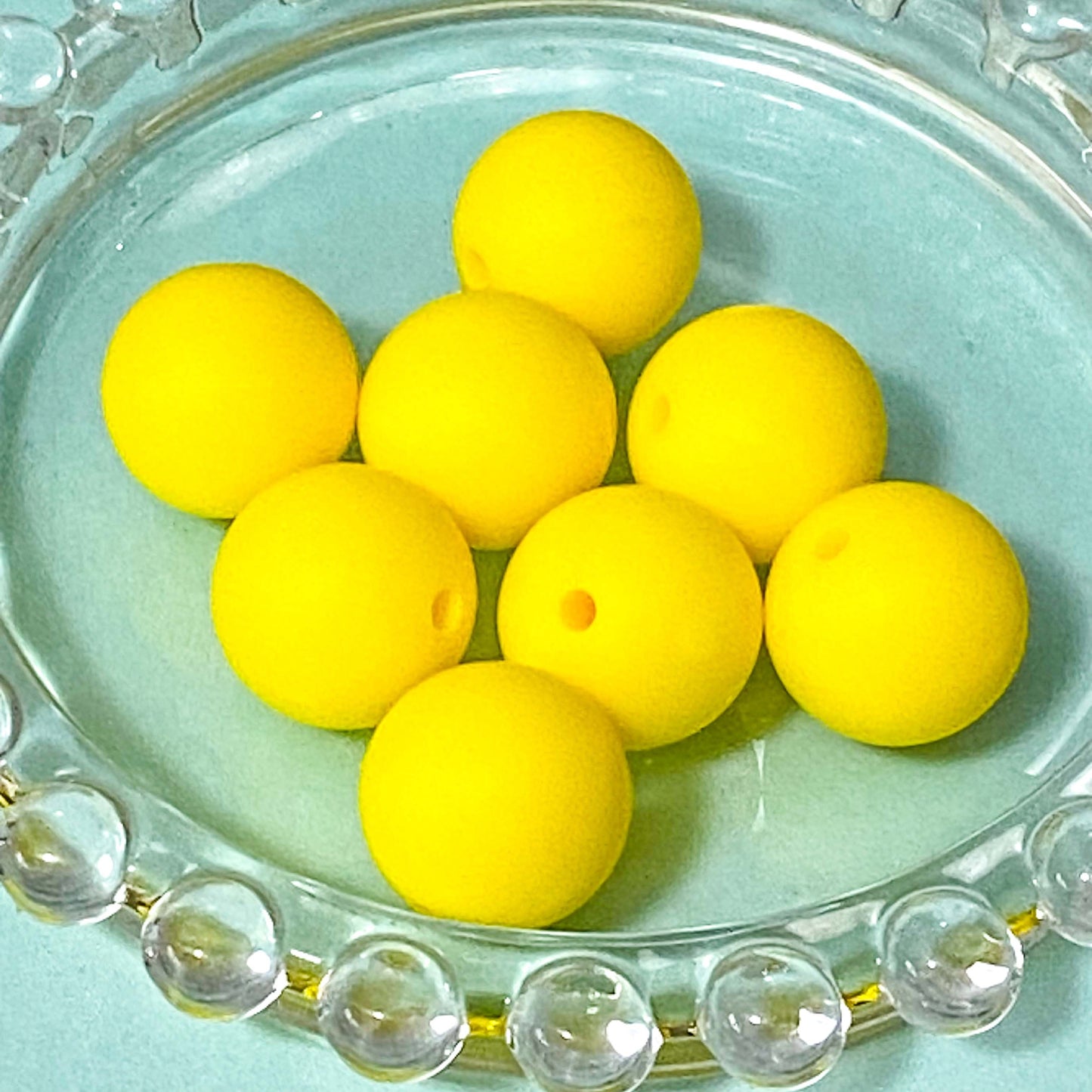lemon lemons themed fruit fruits silicone bead beads jumbo very large big chunky uk cute kawaii green and yellow patterned craft supplies shop store pretty beaded pen pens make your own jewellery leaf leaves print 28mm 15mm round soft