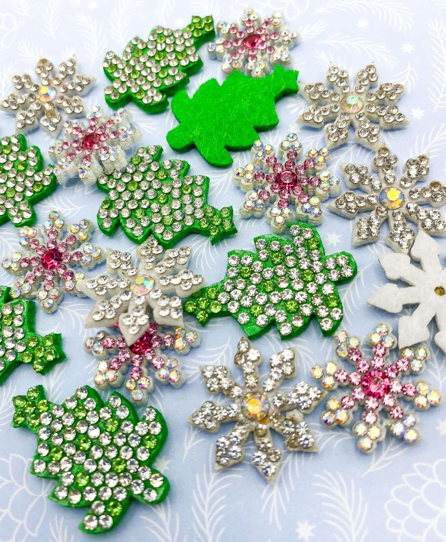 glitter glittery rhinestone patch patches applique embellishment festive christmas tree green sparkly snowflake snowflakes pink white uk cute craft supplies