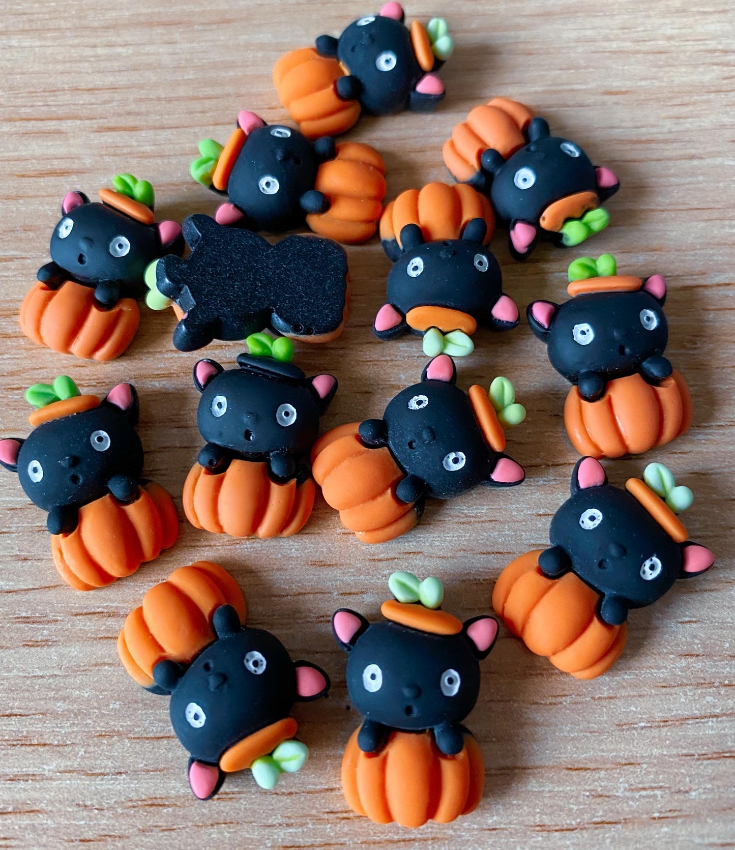 spooky halloween cat cats pumpkin pumpkins cute flat back resin resins embellishment black orange pumpkins kitten kitty uk craft supplies