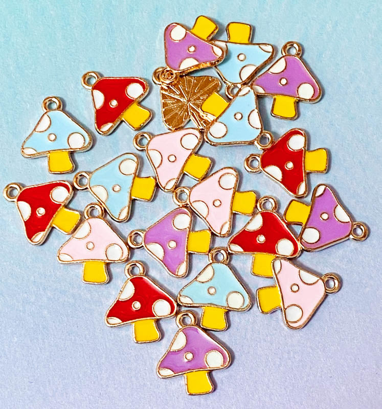PRETTY MUSHROOM Enamel Small Gold-Tone Charm 15mm x 2