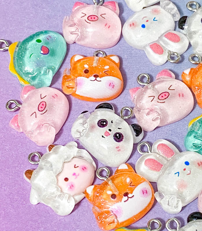 cute kawaii uk craft supplies shop craft charm charms glitter glittery sparkly resin pendant pendants pig pigs orange fox pink piglet panda pandas white sheep lamb lambs rabbit rabbits bunny bunnies iguana lizard dino dinosaur green round thumbs up pretty fun crafts
