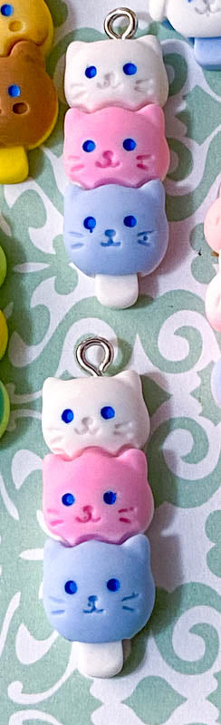 animal tower towers tsum tsums cute kawaii charm charms resin pendant pendants uk craft supplies shop cat cats kitty dog dogs puppy frog frogs green pink blue white yellow brown bunny bunnies rabbit rabbits