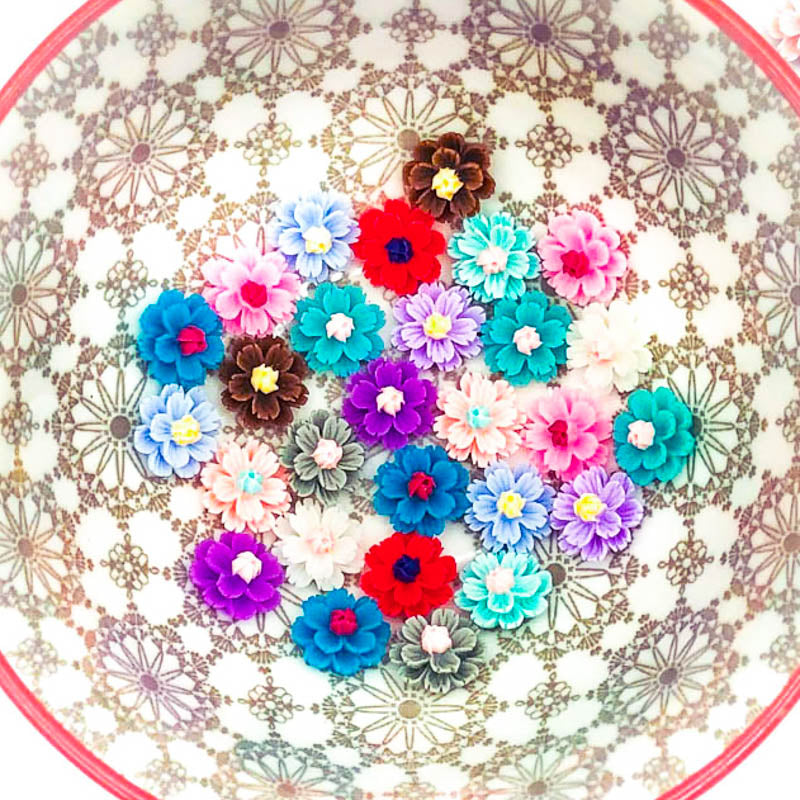 ON OFFER! BARGAIN CRAFT SUPPLIES - FLATBACKS & CHARMS
