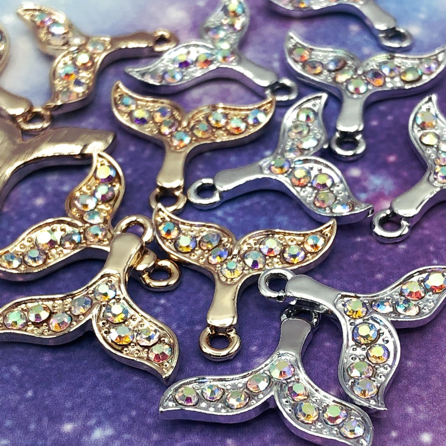 ON OFFER! BARGAIN CRAFT SUPPLIES - FLATBACKS & CHARMS
