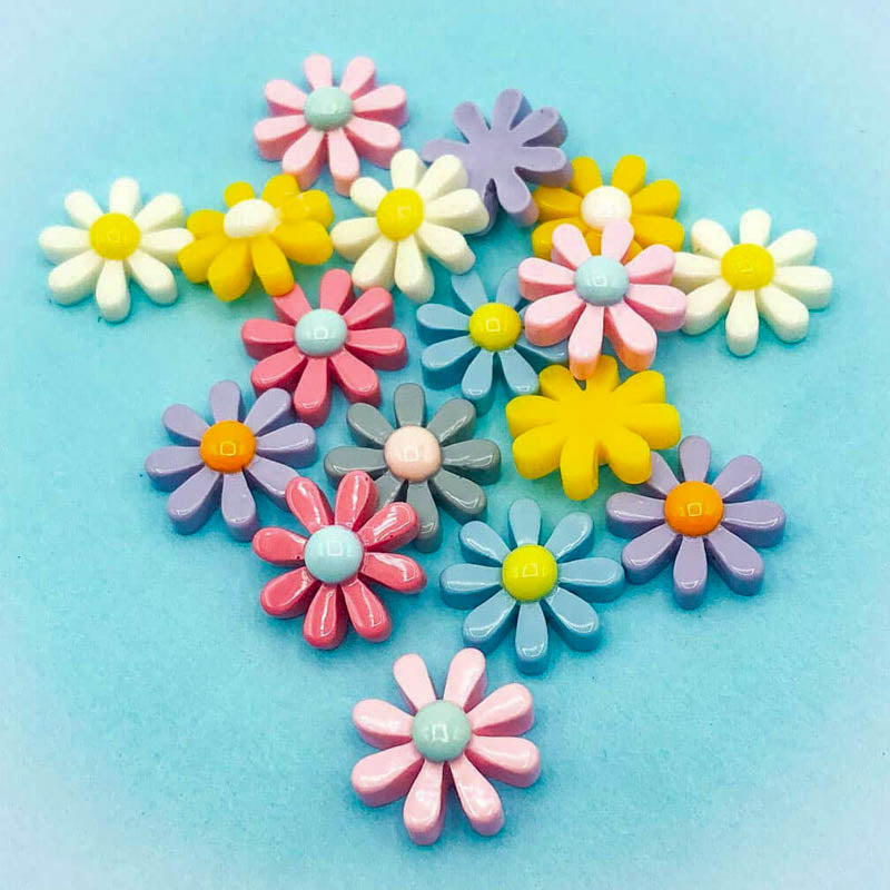 chunky daisy daisies flower flowers resin acrylic fb flatback flat back uk cute kawaii spring craft supplies plastic resins petals pink lilac blue yellow white