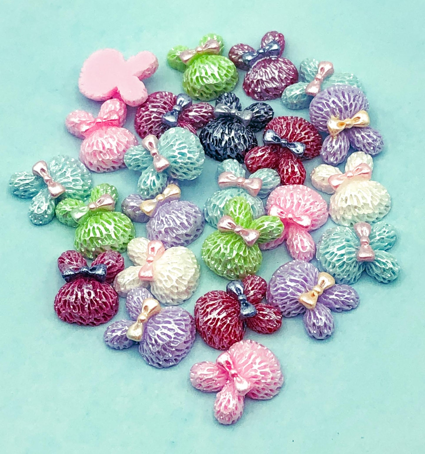 ON OFFER! BARGAIN CRAFT SUPPLIES - FLATBACKS & CHARMS
