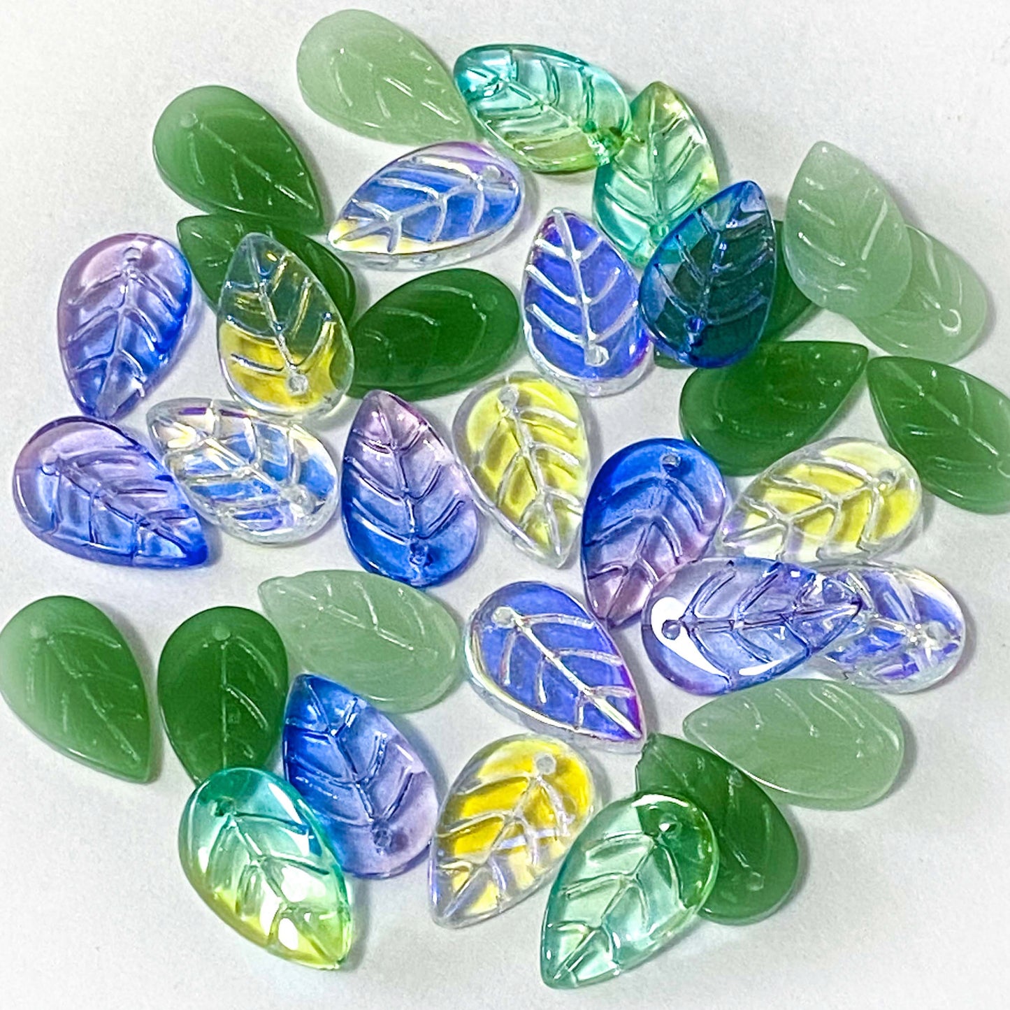 GLASS LEAF Statement BEAD 18mm SET of 7