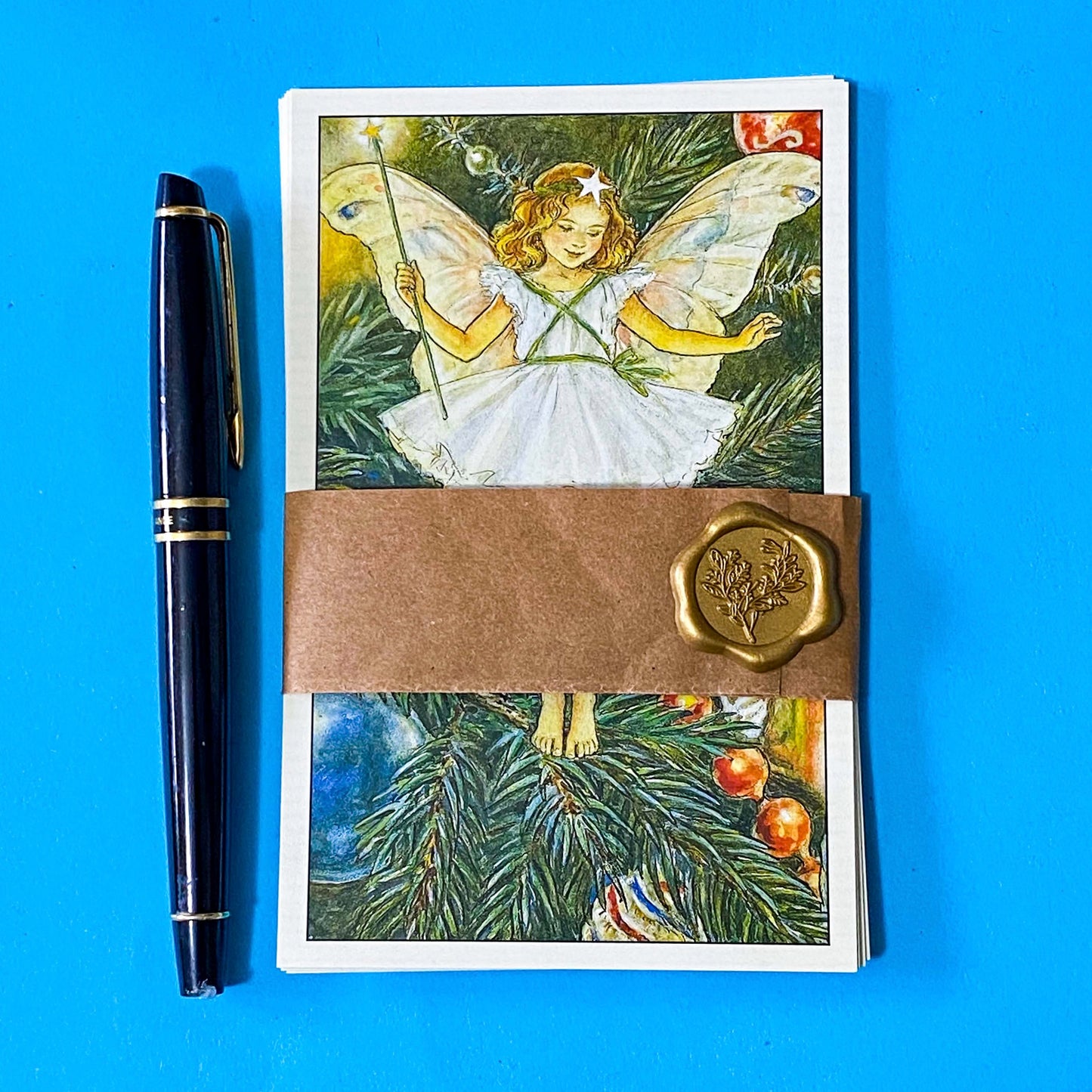 gift set of 5 cecily may barker flower fairy postcards with tree designs including elm, poplar, willow, Christmas tree and Mulberry. Packed n kraft belly band and wax seal sticker. Uk letterbox gifts in vintage retro style.