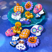 halloween spooky and festive christmas silicone bead beads jumbo very big large chunky make your own pen pens beaded uk craft supplies shop store pretty skull skulls gingerbread man men flower bear ghost ghosts pumpkin pumpkins pink purple orange blue