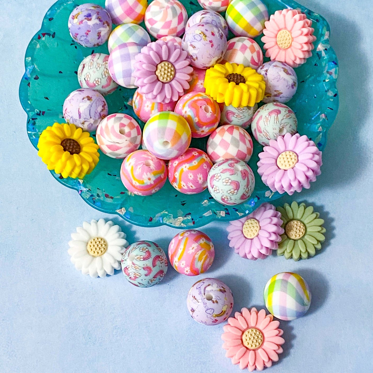 daisy daisies large jumbo big silicone bead beads cute kawaii uk craft supplies shop pastel pink lilc yellow sage green flower flowers round rainbow bead patterned 15mm 20mm