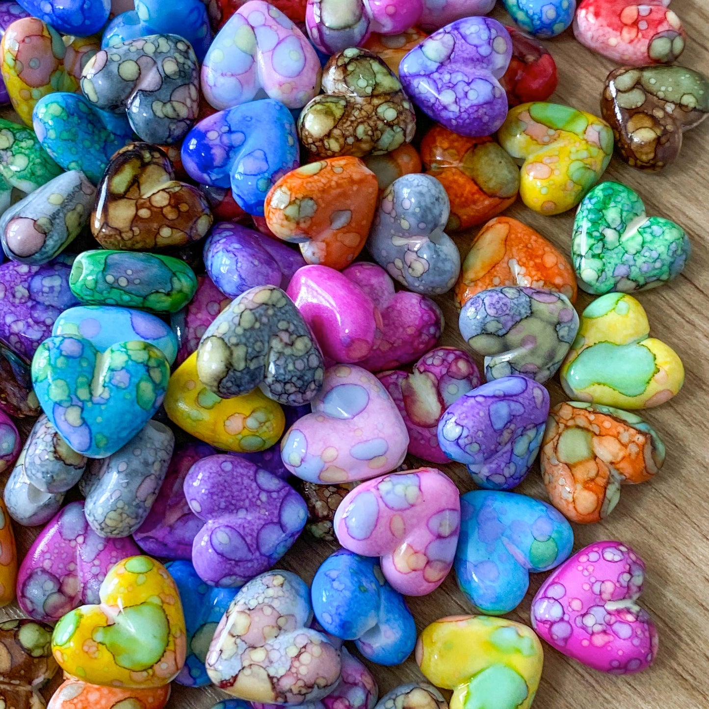 rainbow pebble marble marbled bead beads acrylic heart hearts large 15mm big beads uk cutre kawaii craft supplies shop store multicolour coloured pretty shiny rounded patterned