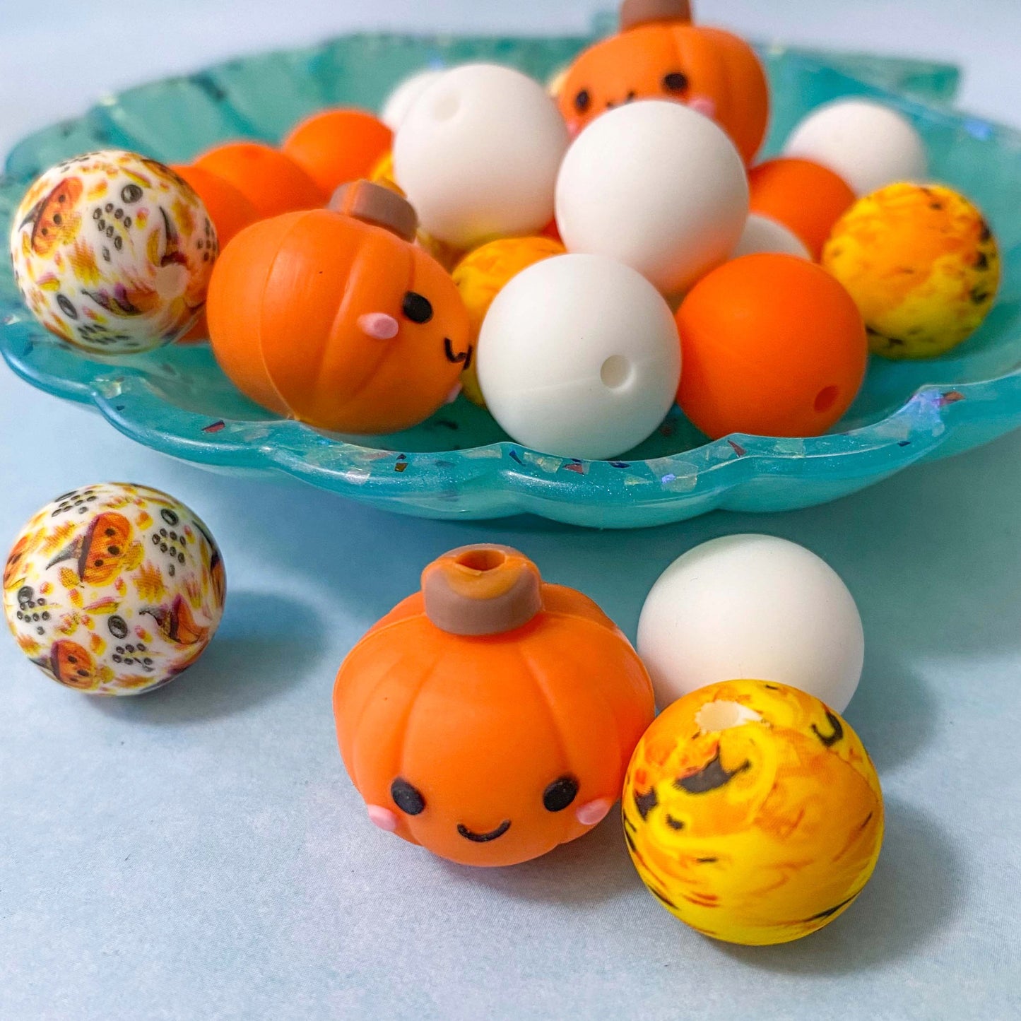 jumbo big large silicone bead beads pumpkin pumpkins halloween spooky white orange yellow pattern patterned abstract cute kawaii uk craft supplies shop store 15mm 20mm fun funny