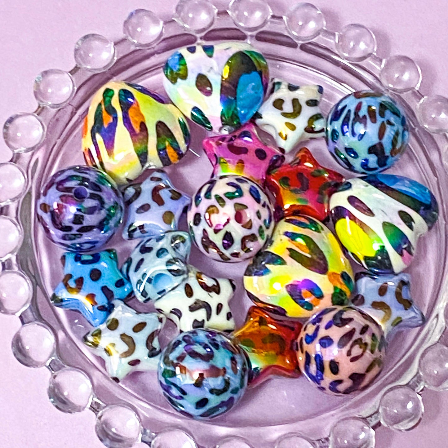 lustre animal print bead beads chunky jumbo large big 15mm 20mm star stars heart hearts round iridescent ab shimmer pearl pearly craft supplies pattern patterned uk cute kawaii crafts shop store cheetah print leopard spots spotted