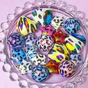 lustre animal print bead beads chunky jumbo large big 15mm 20mm star stars heart hearts round iridescent ab shimmer pearl pearly craft supplies pattern patterned uk cute kawaii crafts shop store cheetah print leopard spots spotted