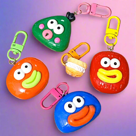 jumbo funny face faces charm charms clip clips metal chunky resin keyring keyrings keychain keychains uk cute kawaii funny joke gift gifts