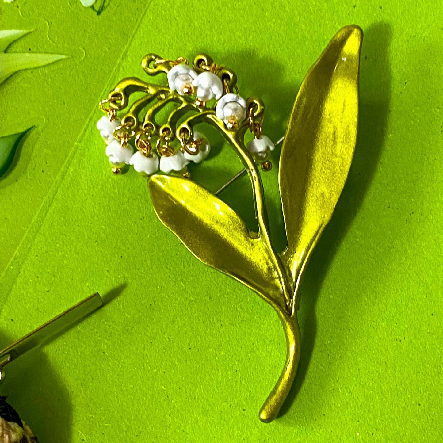 Victorian Lily of The Valley Letterbox Gift Set - Green & White Floral Brooch Pen Stickers Notebook & Bookmark Bundle