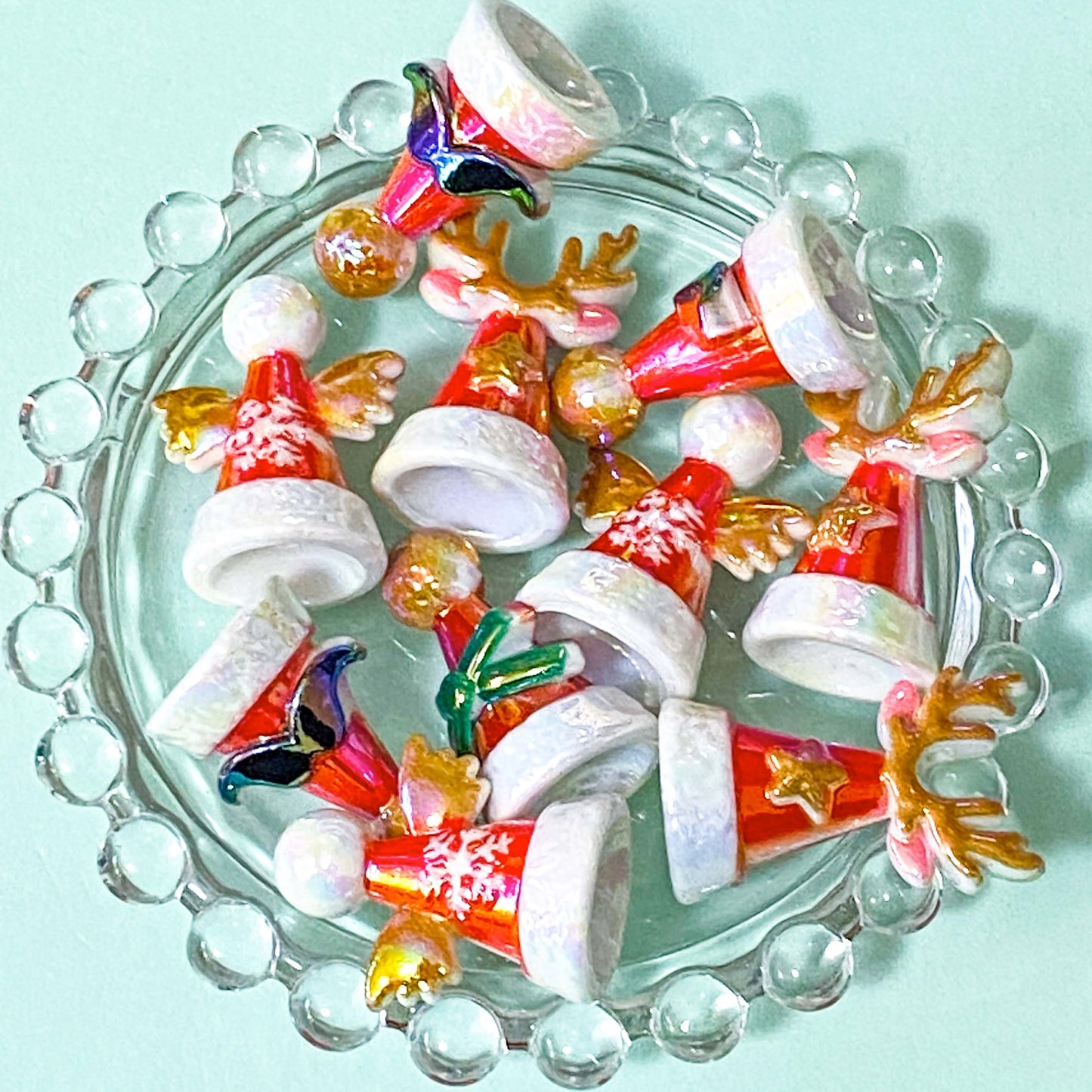 red and white and green Christmas festive bead beads jumbo large big acrylic uk cute kawaii craft supplies snowman snowmen round cube square santa hat hats 30mm 15mm gingerbread men tree trees fir antlers angel angels wings wing gold green