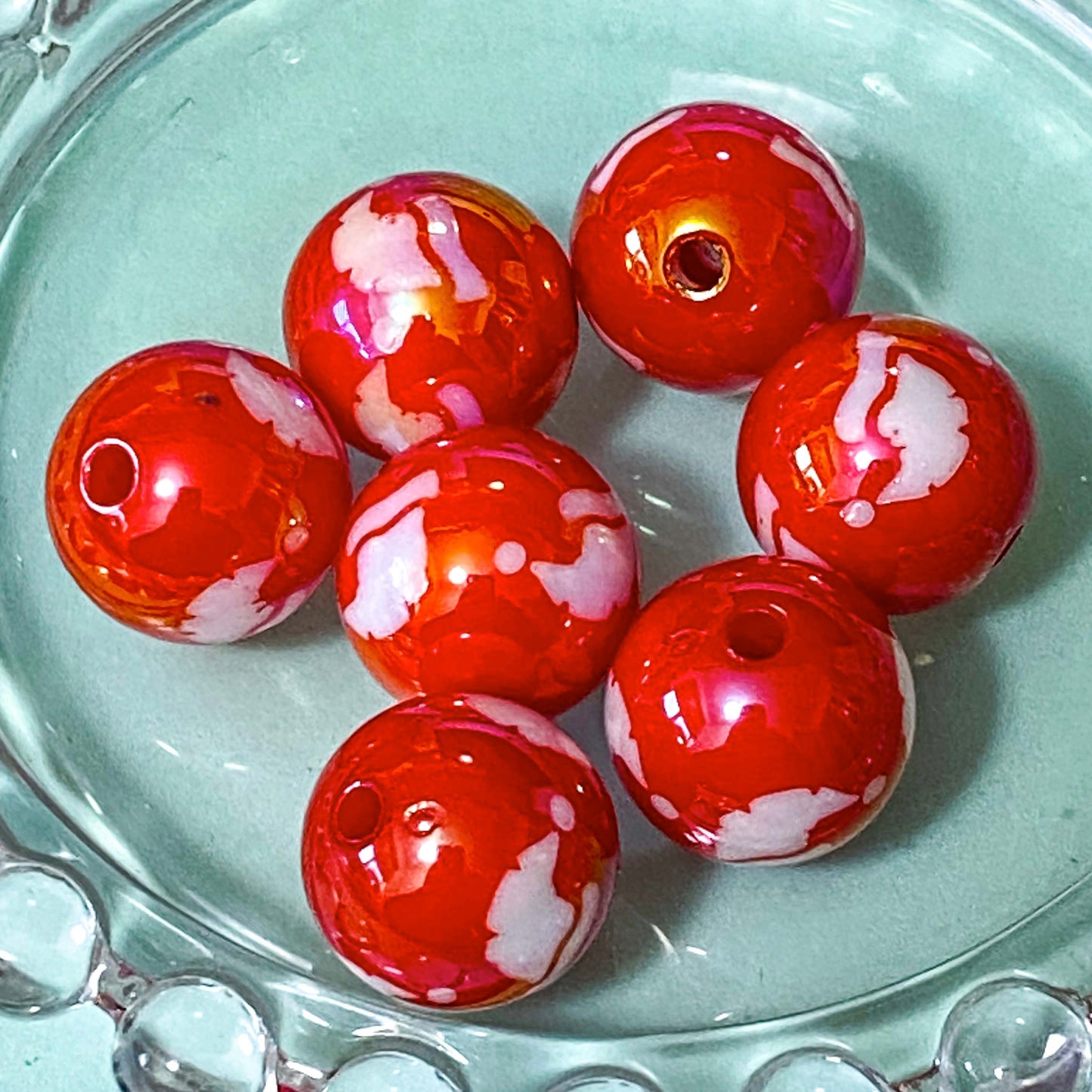 red and white and green Christmas festive bead beads jumbo large big acrylic uk cute kawaii craft supplies snowman snowmen round cube square santa hat hats 30mm 15mm gingerbread men tree trees fir antlers angel angels wings wing gold green
