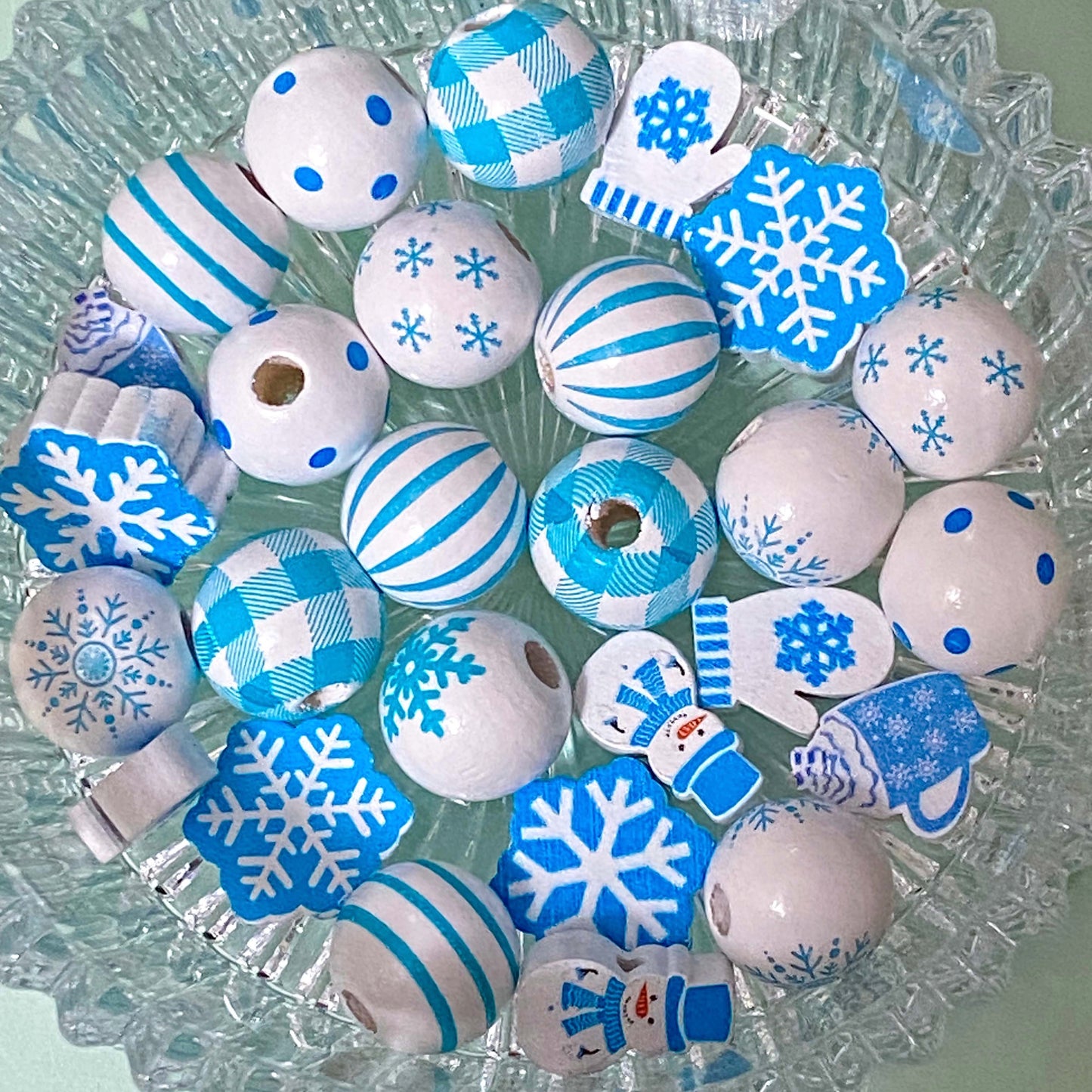 blue and white and turquoise wood wooden bead beads jumbo large 15mm 18mm 20mm uk cute kawaii winter snow snowy snowflake craft supplies shop store ice mitten mittens snowman striped check pattern dots dotty uk jewellery making beaded pens