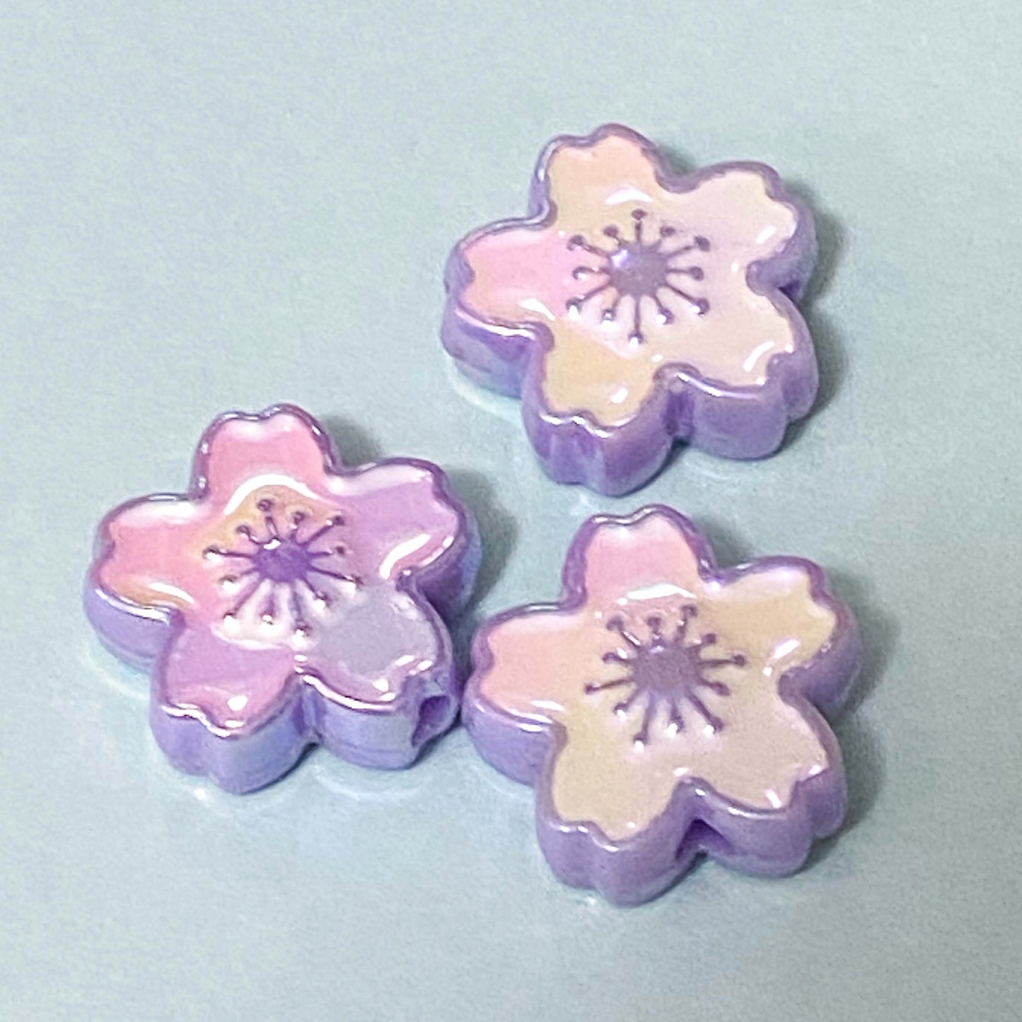 JUMBO ACRYLIC IRIDESCENT FLOWER BEADS 20mm