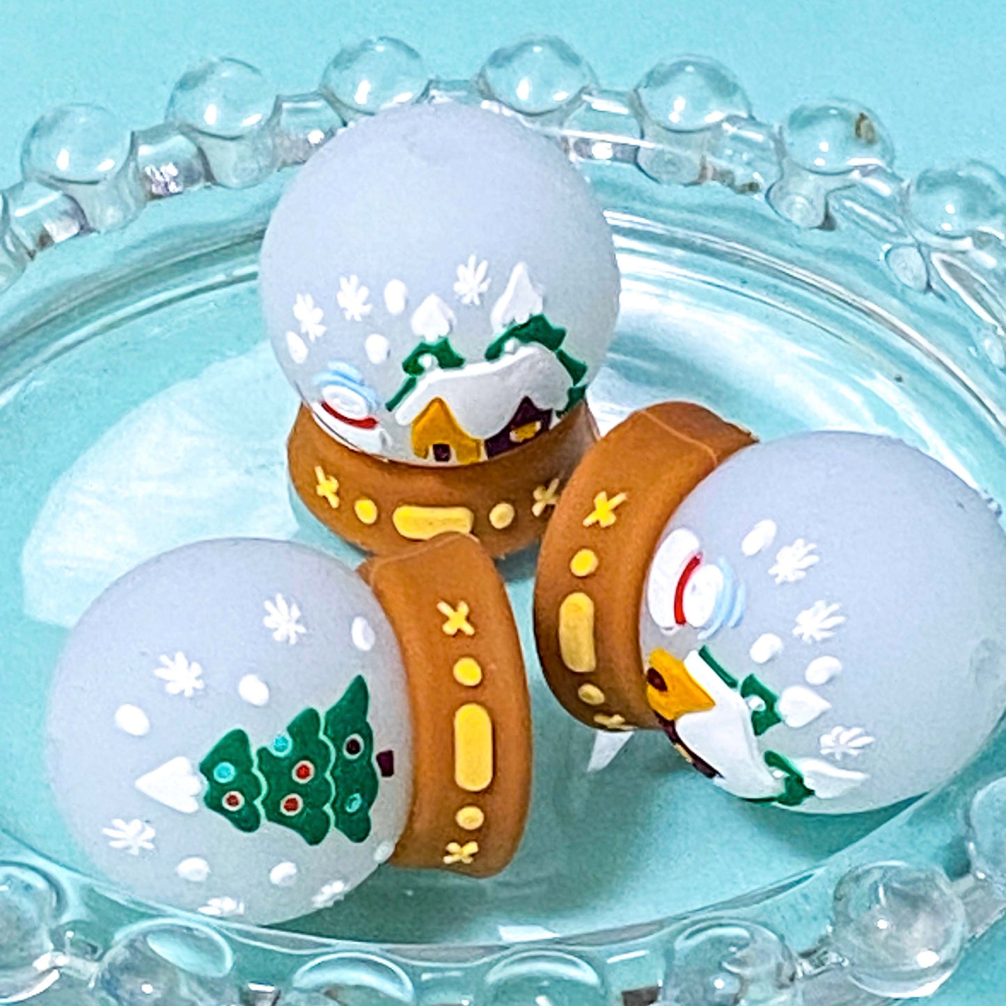 snow globe globes snowglobe white green blue pattern patterned silicone bead beads jumbo large big chunky 27mm 15mm round deep christmas festive decorative beaded pen pens make your own jewellery keyring uk cute kawaii craft supplies tree trees 