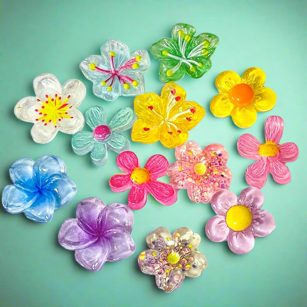 ON OFFER! BARGAIN CRAFT SUPPLIES - FLATBACKS & CHARMS