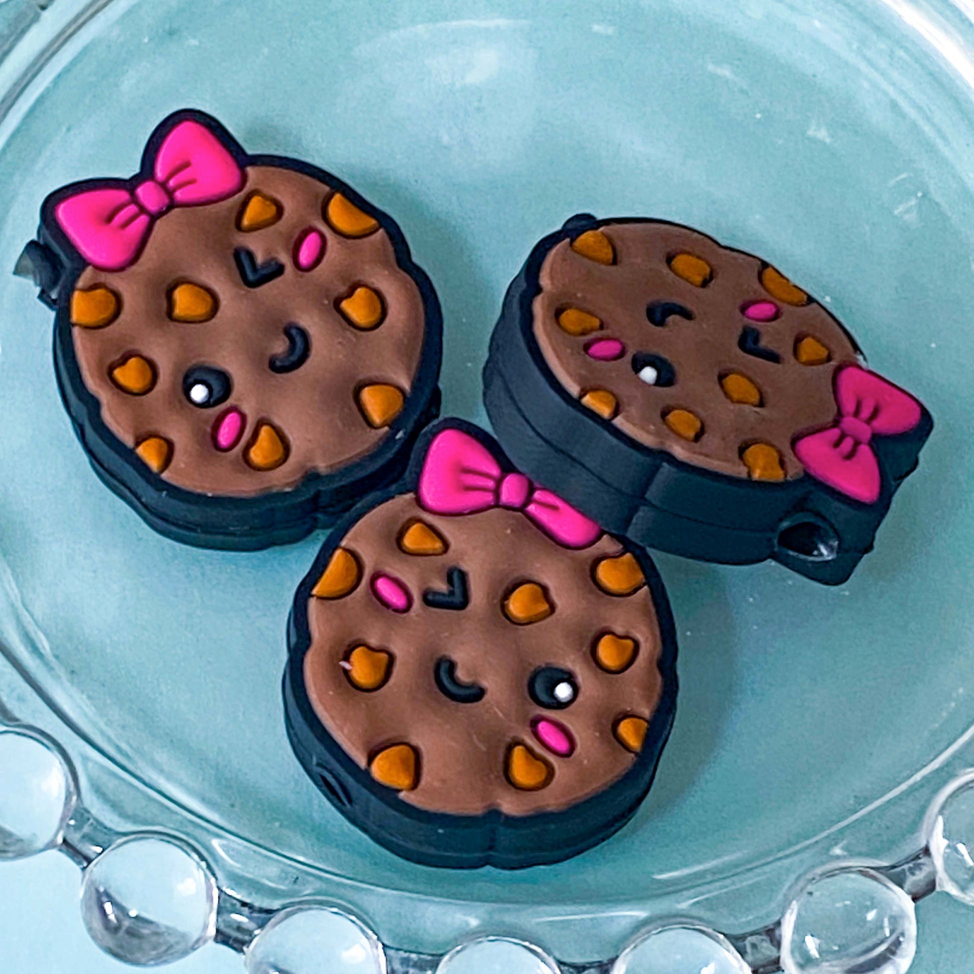 chocolate brown and hot pink silicone bead beads festive christmas craft supplies shop store uk cute kawaii make your own beaded pen pens jewellery making gift gifts round 15mm 27mm chunky huge large big pattern patterned floral