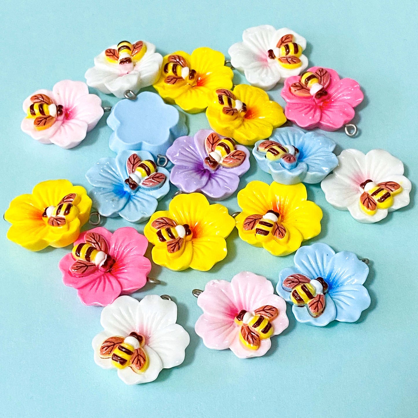 bee bees and flower flowers floral silver tone hook resin charm charms pendant pendants uk cute kawaii craft supplies shop store big large jumbo chunky 28mm pink lilac blue white yellow hibiscus