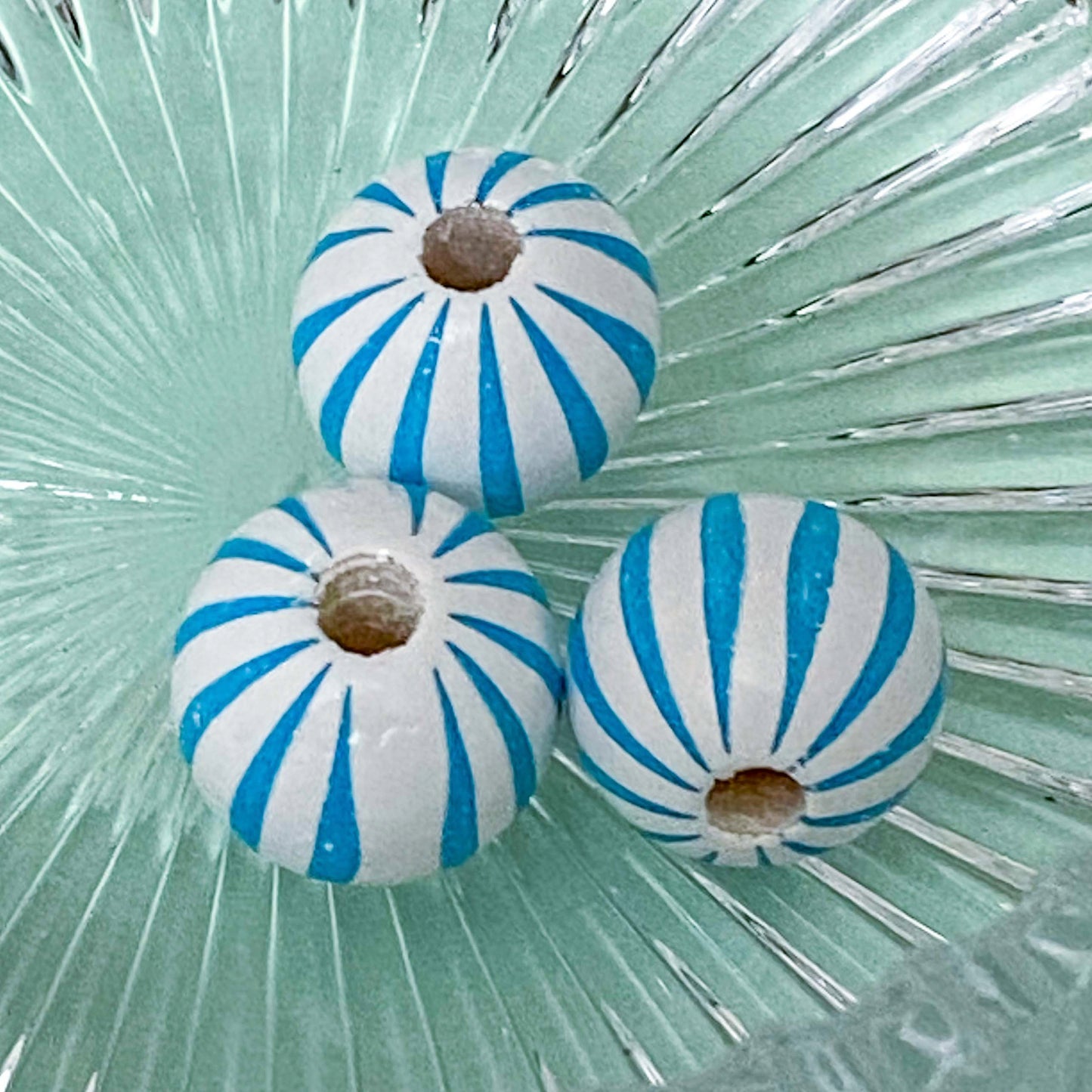 BLUE SNOWY JUMBO CHRISTMAS Wooden Beads 15mm to 20mm