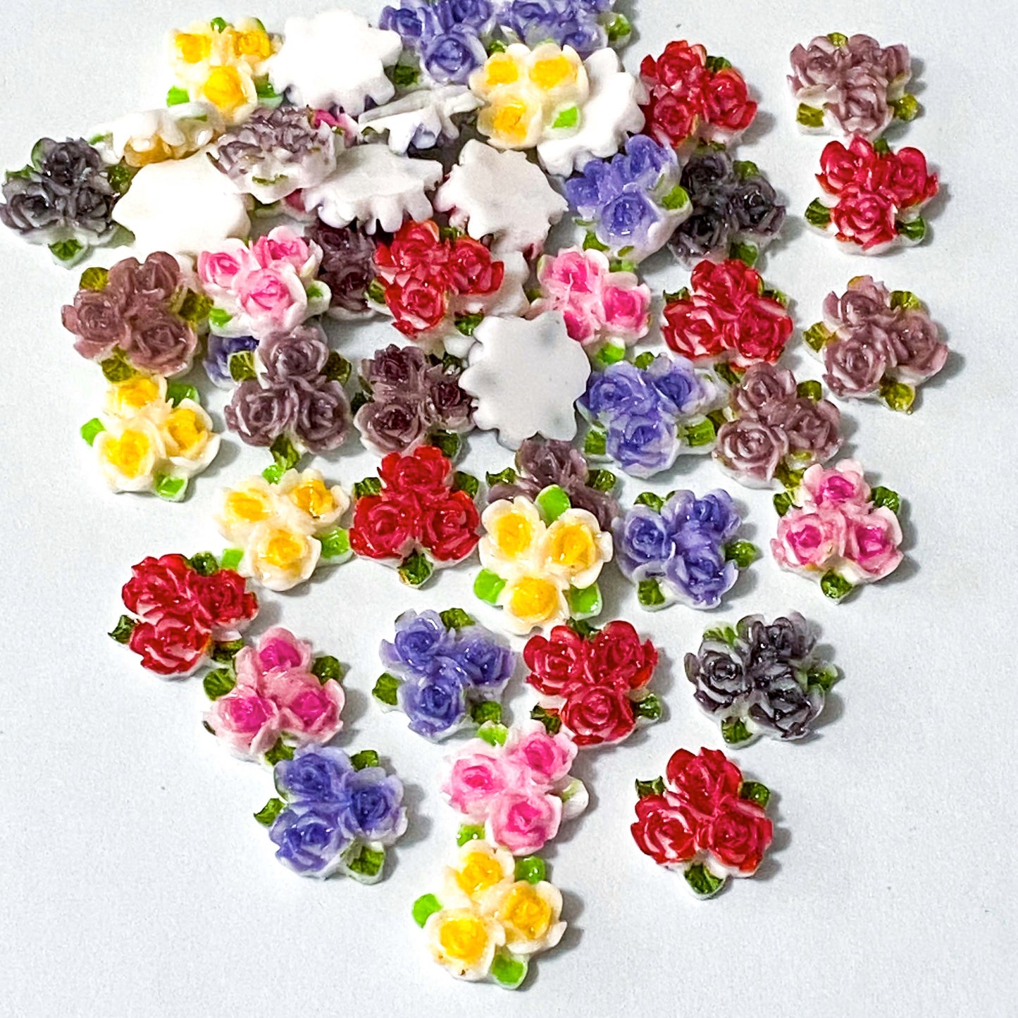 ON OFFER! BARGAIN CRAFT SUPPLIES - FLATBACKS & CHARMS