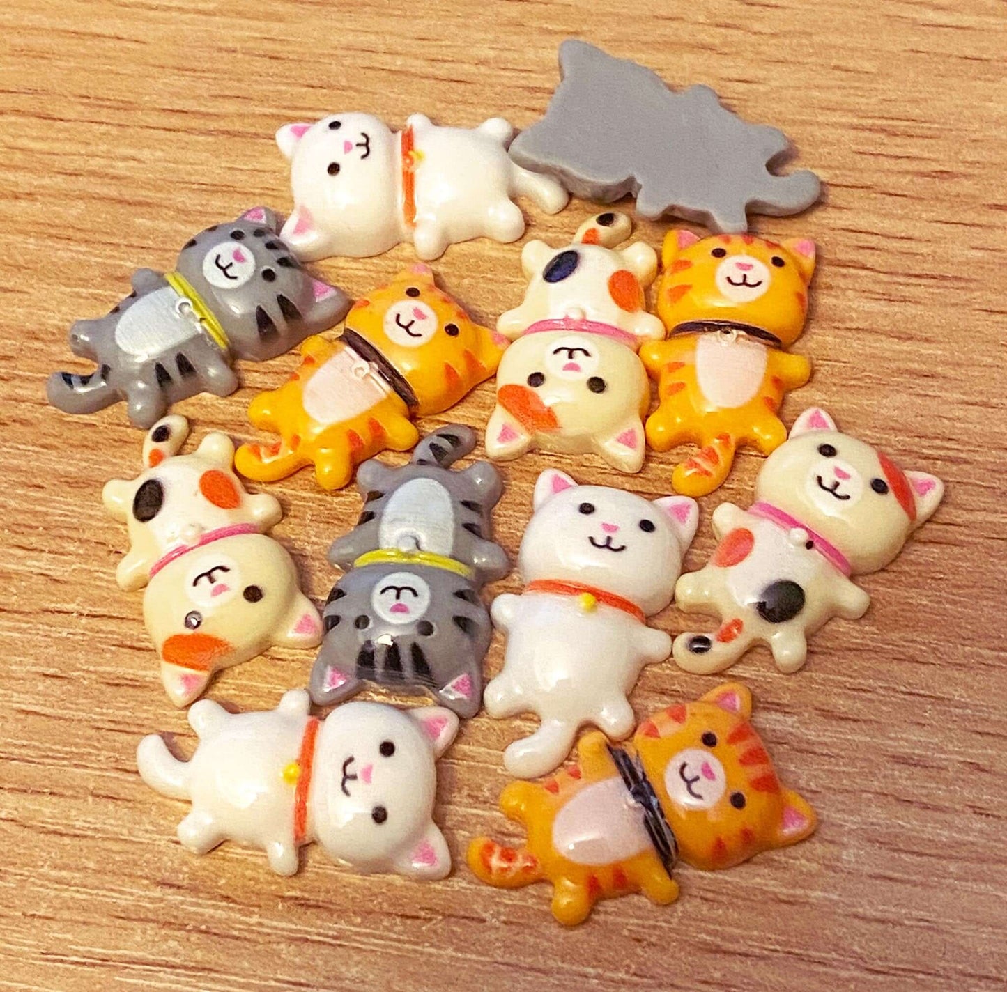 cat cats kitty fb flat back flatback resin resins uk cute kawaii craft supplies embellishments grey pink ginger tabby white 