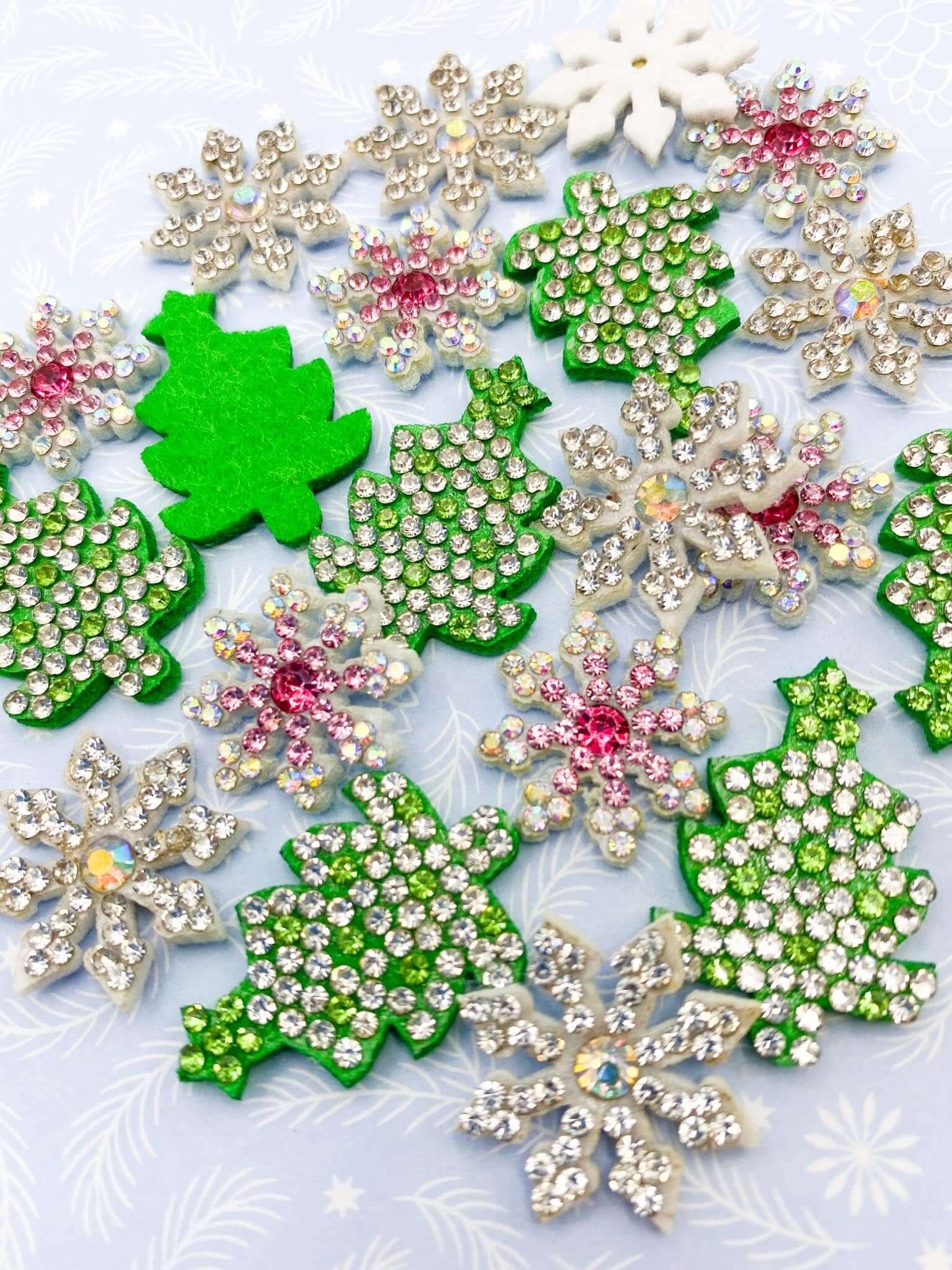 glitter glittery rhinestone patch patches applique embellishment festive christmas tree green sparkly snowflake snowflakes pink white uk cute craft supplies rhinestones