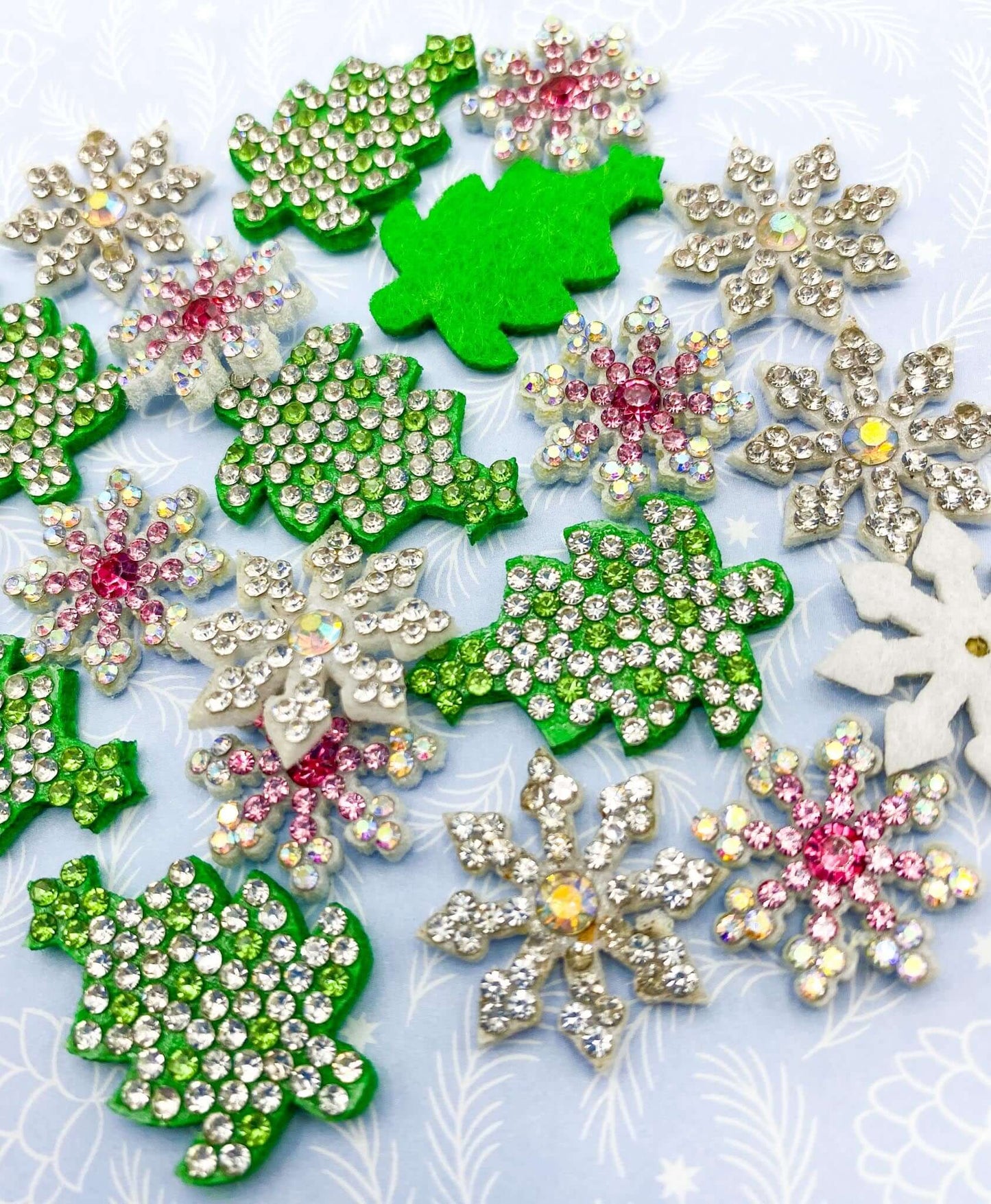glitter glittery rhinestone patch patches applique embellishment festive christmas tree green sparkly snowflake snowflakes pink white uk cute craft supplies