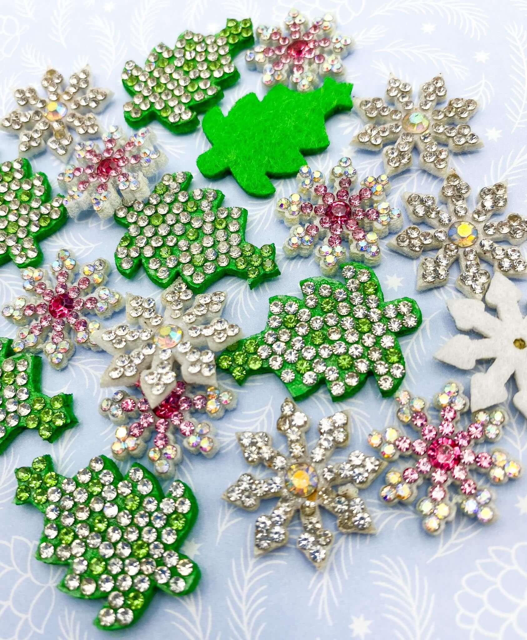 glitter glittery rhinestone patch patches applique embellishment festive christmas tree green sparkly snowflake snowflakes pink white uk cute craft supplies