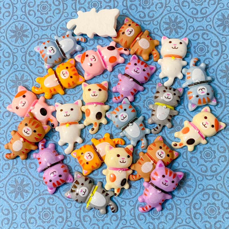cat cats kitty fb flat back flatback resin resins uk cute kawaii craft supplies embellishments grey pink ginger tabby brown blue stripy striped white silver tortoiseshell fbs