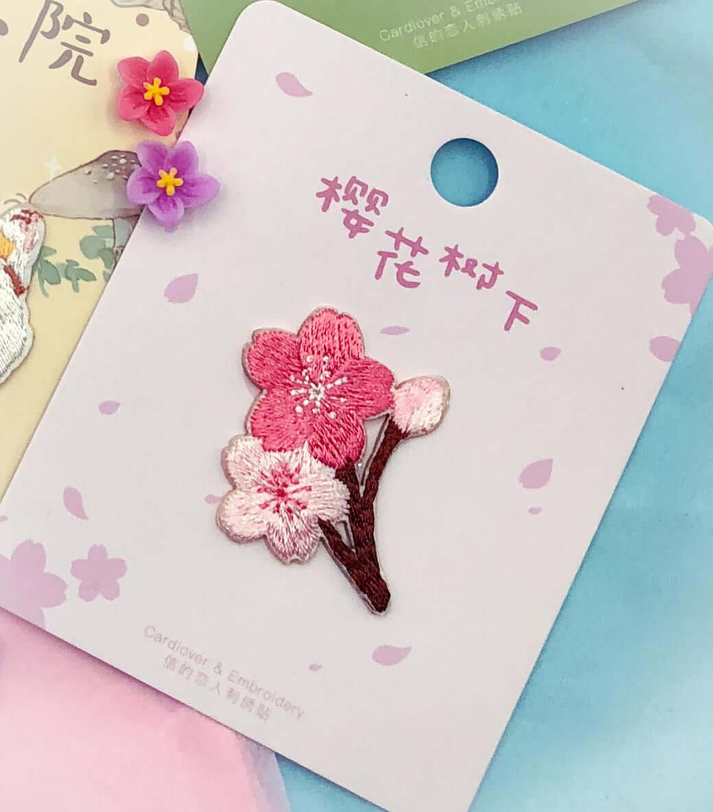 iron on applique embroidered embroidery patch patches appliques pack gift gifts animal dog cat rabbit bunny bird birds astronaut space man cherry blossom floral uk kawaii cute