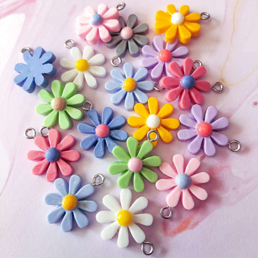 daisy daisies resin charm charms cute kawaii flower pendant silver tone metal acrylic pretty pink blue green white grey lilac purple uk craft supplies