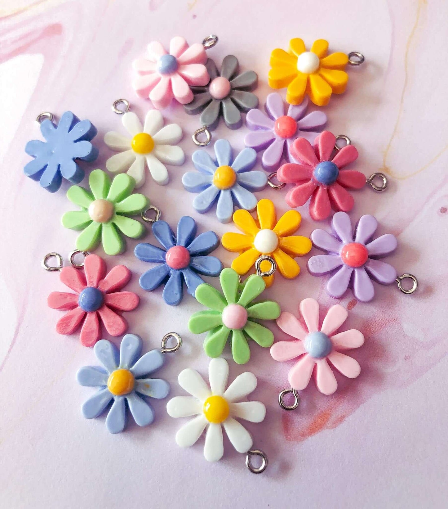 daisy daisies resin charm charms cute kawaii flower pendant silver tone metal acrylic pretty pink blue green white grey lilac purple uk craft supplies